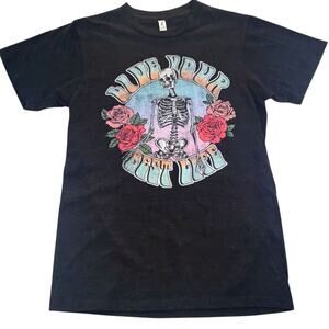 Fifth Sun T-Shirt Live Your Best Life Skeleton Roses S NWOT